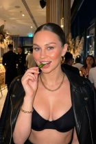 Проститутка Аня  (25 лет, Мурманск)